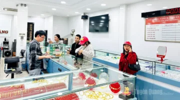 إقبال كبير على شراء الذهب تزامناً مع احتفالات يوم إله الثروة في بداية العام